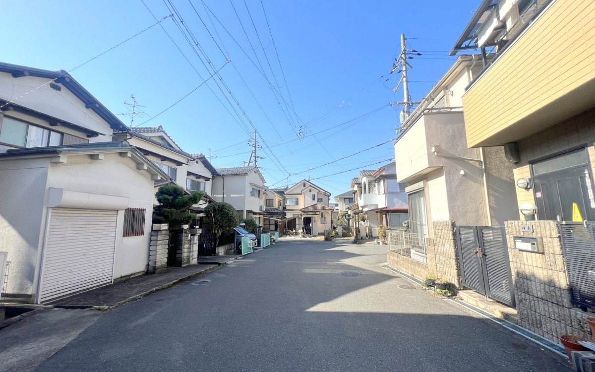 車通りの少ない閑静な住宅街に付き、すくすくお子様の子育てがしやすい環境となっております♪